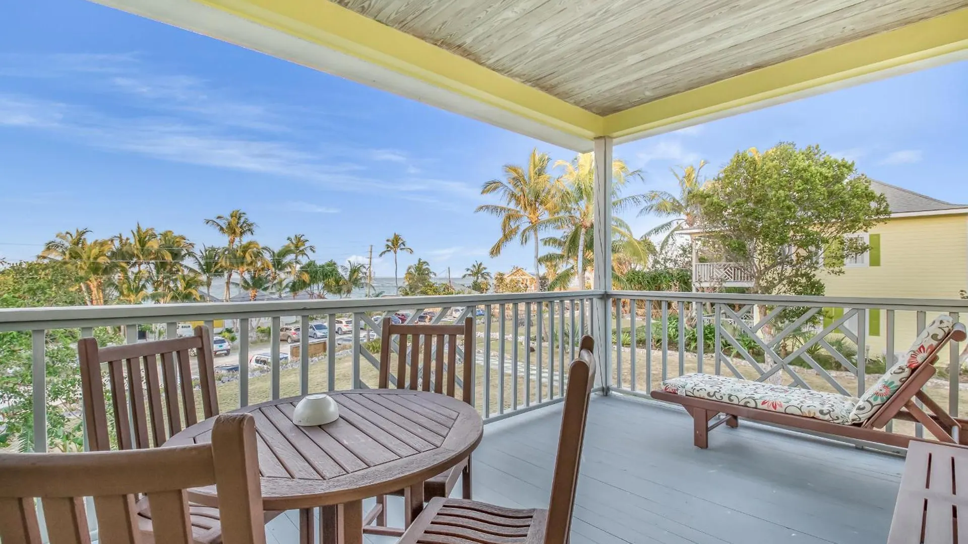 Aparthotel Pineapple Fields Governors Harbour